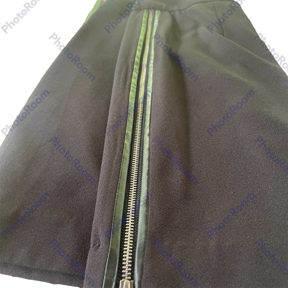 Banana Republic Black Mini Skirt Pleather Side Zip Accent From HemTo Hip, Size 4 - Picture 5 of 11